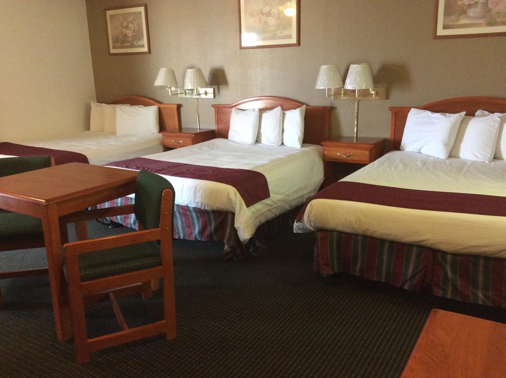 Sagamar Inn Cleburne Exterior foto