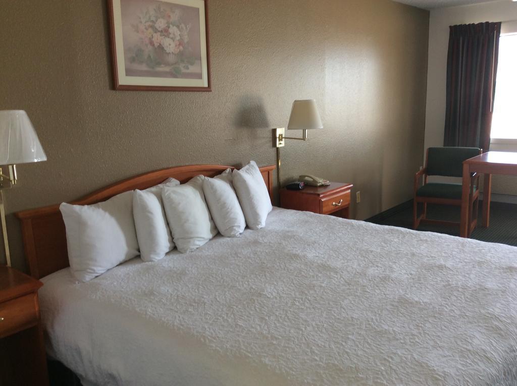 Sagamar Inn Cleburne Exterior foto